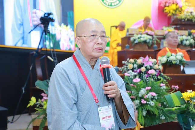 Ni trưởng Thích Đàm Lan phát biểu cảm tạ