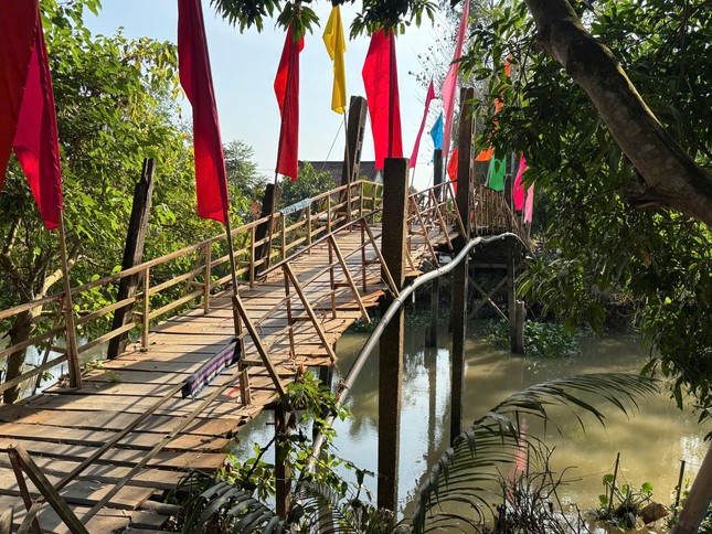 Cây cầu tạm sẽ được xây mới với tên gọi cầu Tường Nguyên 574, tại ấp 11, xã Cái Ngang, tỉnh Vĩnh Long Cây cầu tạm sẽ được xây mới với tên gọi cầu Tường Nguyên 574, tại ấp 11, xã Cái Ngang, tỉnh Vĩnh Long