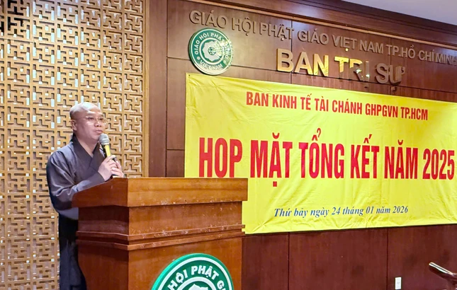 Đại đức Thích Trí Đức công bố quyết định tặng Bằng tuyên dương công đức