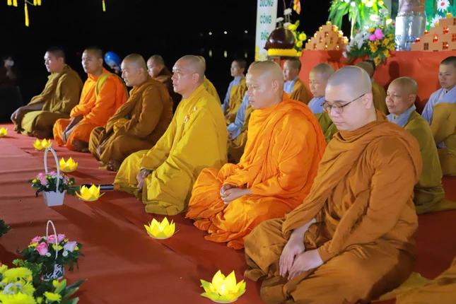 Chư tôn đức chứng minh, tham dự buổi lễ