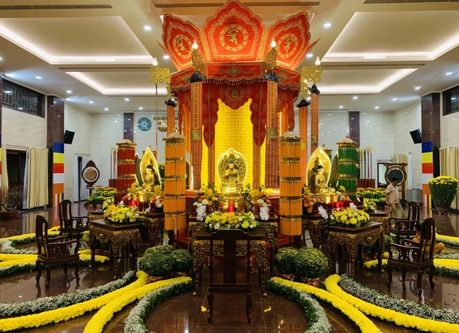 Không gian đàn Dược Sư tại Việt Nam Quốc Tự vào xuân Ất Tỵ (2025) Không gian đàn Dược Sư tại Việt Nam Quốc Tự vào xuân Ất Tỵ (2025)