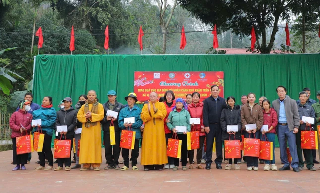 Ban Tổ chức đã tặng 300 suất quà Tết đến bà con xã Vị Xuyên Ban Tổ chức đã tặng 300 suất quà Tết đến bà con xã Vị Xuyên