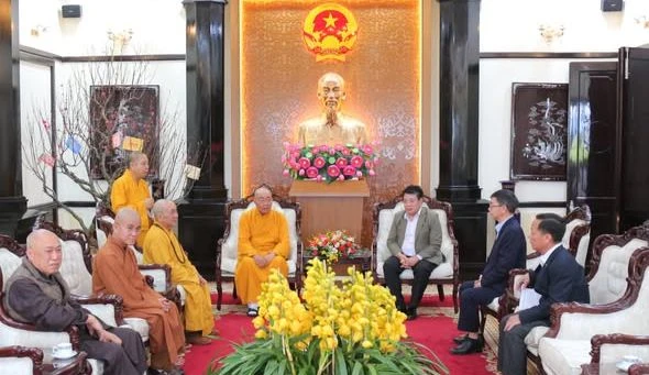 Ban Trị sự GHPGVN tỉnh Lâm Đồng chúc Tết tại Ủy ban Nhân dân tỉnh