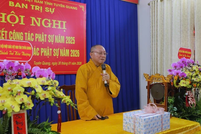 Hòa thượng Thích Gia Quang chủ trì hội nghị