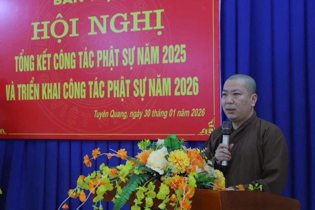 Đại đức Thích Nguyên Long, Phó ban Trị sự đọc phương hướng hoạt động Phật sự tại hội nghị