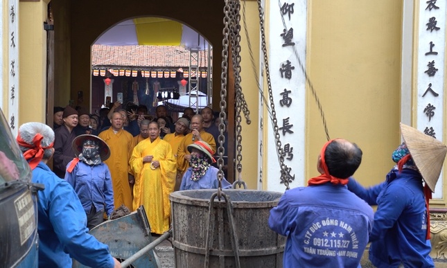 Lễ rót đồng đúc Đại hồng chung chùa Yên Duyên Lễ rót đồng đúc Đại hồng chung chùa Yên Duyên