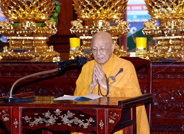 Trưởng lão Hòa thượng Thích Minh Thông, đại vị thuyết giới Tỳ-kheo, Bồ-tát giữa đại chúng