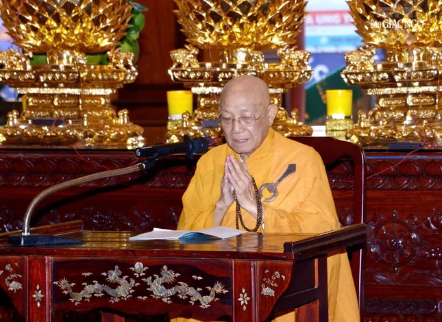 Trưởng lão Hòa thượng Thích Minh Thông, đại vị thuyết giới Tỳ-kheo, Bồ-tát giữa đại chúng