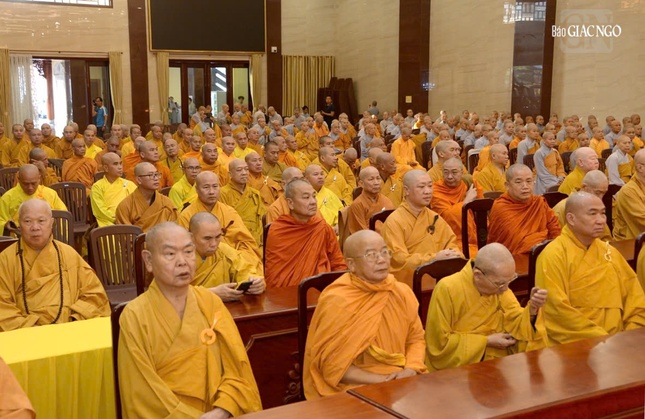 Chư tôn đức tham dự