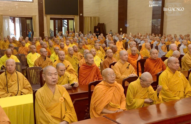 Chư tôn đức tham dự