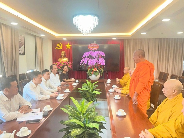 Hòa thượng Danh Lung chúc Tết lãnh đạo Ban Tuyên giáo và Dân vận T.Ư Hòa thượng Danh Lung chúc Tết lãnh đạo Ban Tuyên giáo và Dân vận T.Ư