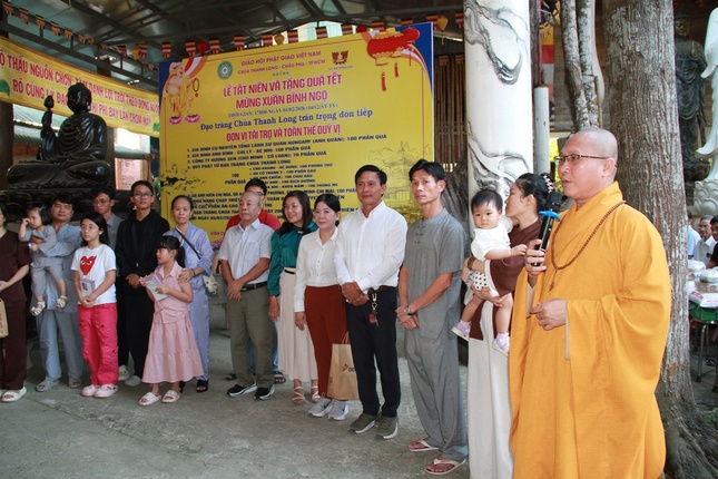 Thượng tọa Thích Vĩnh Tế chúc bà con hưởng mùa Xuân Bính Ngọ hạnh phúc
