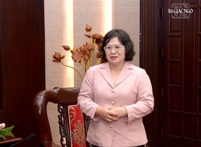 Phó Bí thư Thành ủy TP.HCM Văn Thị Bạch Tuyết phát biểu tại buổi thăm Phó Bí thư Thành ủy TP.HCM Văn Thị Bạch Tuyết phát biểu tại buổi thăm