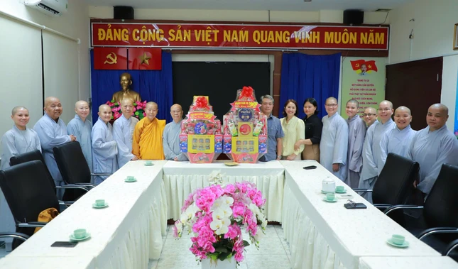 Chư Ni chúc Tết tại Sở Dân tộc và Tôn giáo TP.HCM Chư Ni chúc Tết tại Sở Dân tộc và Tôn giáo TP.HCM