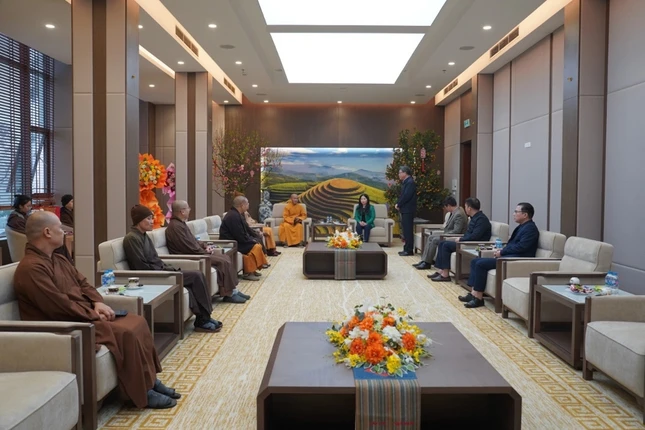 Quang cảnh buổi thăm và chúc Tết tại Tỉnh ủy tỉnh Lào Cai