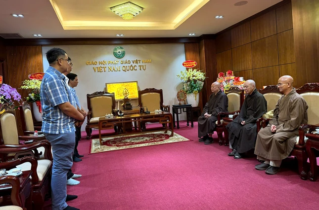 Ông Thái Thanh Xuân chúc Tết đến chư tôn đức Ban Trị sự TP.HCM