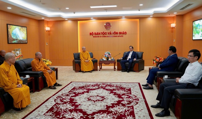 Quang cảnh buổi gặp gỡ tại Bộ trưởng Bộ trưởng Bộ Dân tộc và Tôn giáo