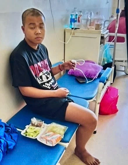 Cháu Trần Minh Nhật bị bệnh u ác của xương và sụn khớp các chi