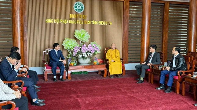 Quang cảnh buổi tiếp phái đoàn Tỉnh ủy, HĐND, UBND, UBMTTQVN tỉnh