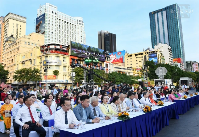 Đại biểu tham dự khai mạc Đường sách Xuân Bính Ngọ 2026 Đại biểu tham dự khai mạc Đường sách Xuân Bính Ngọ 2026