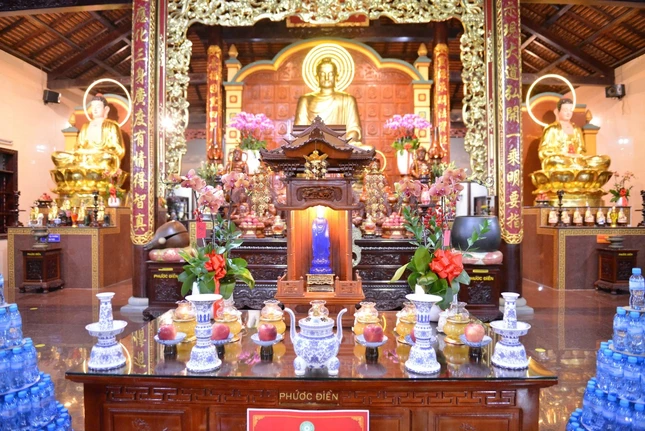 Chánh điện chùa Linh Nguyên