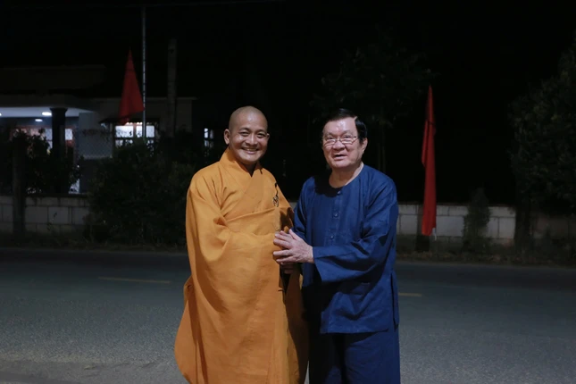 Thượng tọa Thích Lệ Duyên tiếp Nguyên Chủ tịch nước Trương Tấn Sang