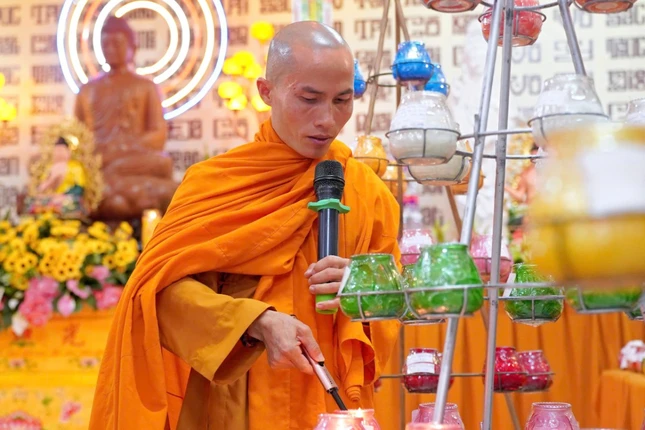 Thắp sáng đèn Dược Sư