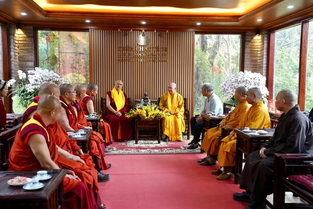 Quang cảnh buổi tiếp