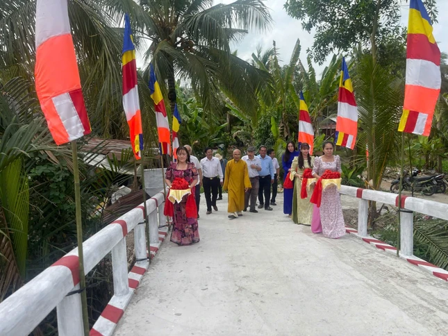 Cầu Dofami VI tại ấp Tân Mỹ, xã Mỹ Hương được đưa vào sử dụng