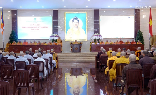 Hòa thượng Thích Lệ Trang và chư vị Phó Trưởng ban Trị sự GHPGVN TP.HCM chủ trì phiên họp tại Việt Nam Quốc Tự