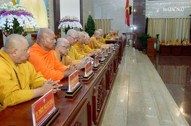 Chư tôn đức Ban Thường trực