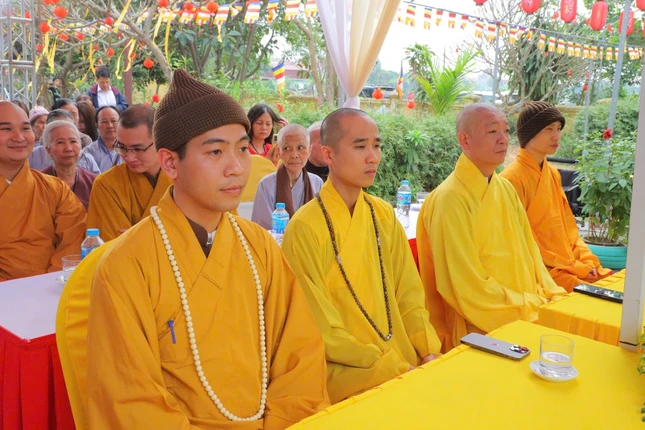 Chư tôn đức tham dự