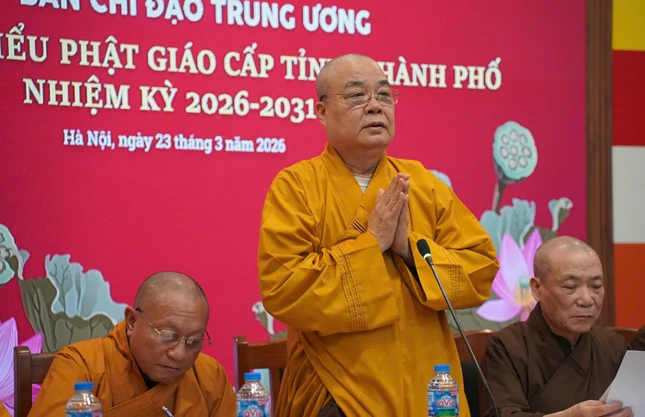 Trưởng lão Hòa thượng Thích Thanh Nhiễu phát biểu tại buổi họp Trưởng lão Hòa thượng Thích Thanh Nhiễu phát biểu tại buổi họp