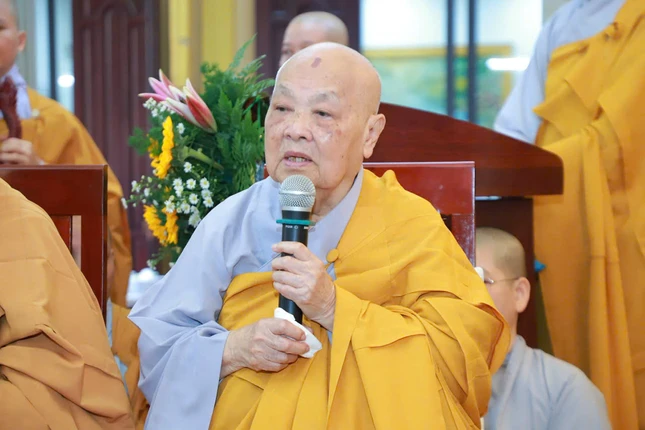 Ni trưởng Thích nữ Tịnh Nguyện ban đạo từ