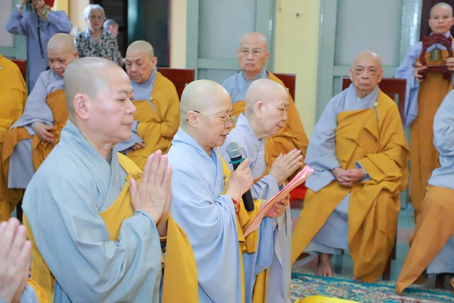 Ni trưởng Thích nữ Như Thảo dâng lời tưởng niệm Đức Thánh Tổ Ni Đại Ái Đạo