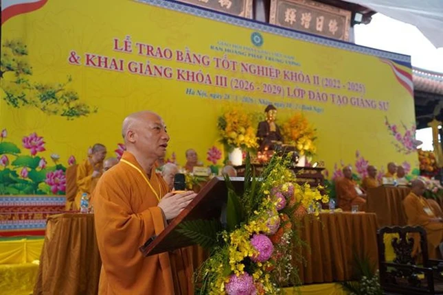 Thượng tọa Thích Chiếu Tuệ phát biểu cảm tạ