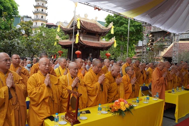 Thành kính tưởng niệm Thành kính tưởng niệm