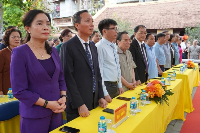 Đại diện lãnh đạo các cơ quan tham dự Đại diện lãnh đạo các cơ quan tham dự