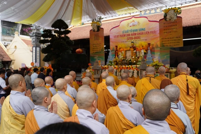 Quang cảnh buổi lễ Quang cảnh buổi lễ