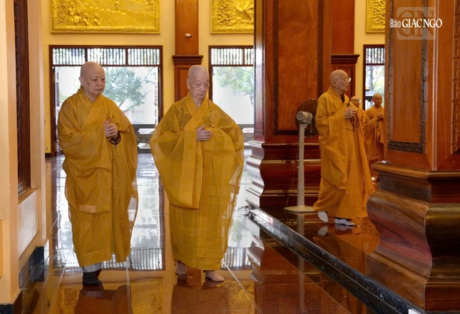 Đức Đệ tứ Pháp chủ quang lâm chánh điện Việt Nam Quốc Tự