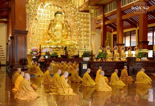 Bố-tát là ngày trưởng tịnh, góp phần phát triển Tăng đoàn