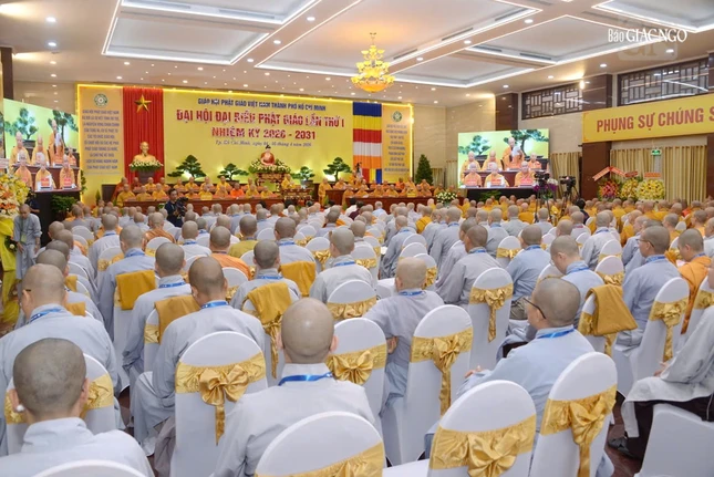 Quang cảnh phiên thứ hai ngày thứ nhất Đại hội, sáng mai Đại hội đại biểu Phật giáo TP.HCM lần thứ I, nhiệm kỳ 2026-2031 diễn ra tại Việt Nam Quốc Tự