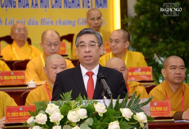 Ông Nguyễn Phước Lộc phát biểu chúc mừng tân Ban Trị sự Phật giáo TP.HCM nhiệm kỳ 2026-2031