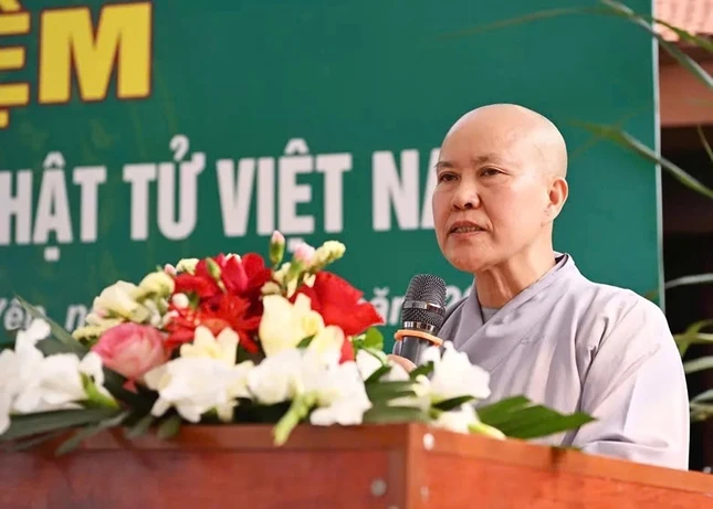 Ni sư Thích Đàm Mơ đọc diễn văn kỷ niệm 75 năm danh xưng Gia đình Phật tử Việt Nam