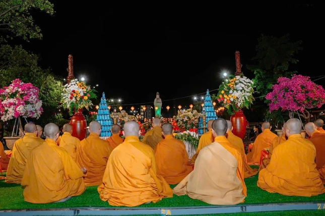 Khóa lễ được tổ chức trang nghiêm tại Quán Âm Phật Đài