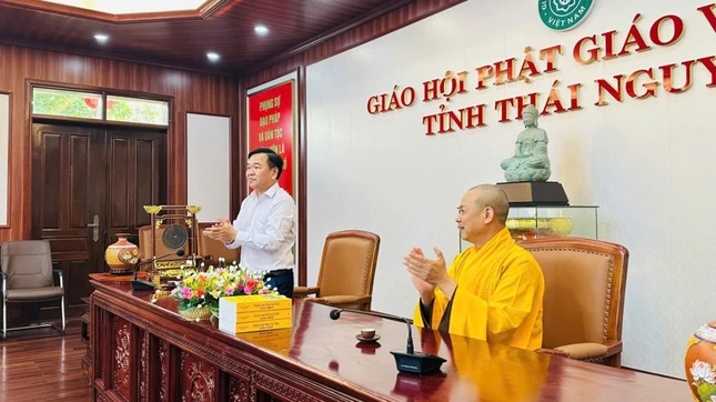 Ông Dương Hữu Bường phát biểu tại buổi thăm, làm việc