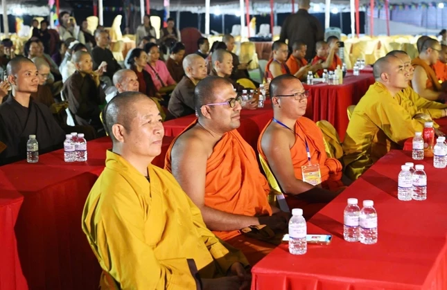 Chư tôn đức tham dự giao lưu văn hóa, nghệ thuật Phật giáo