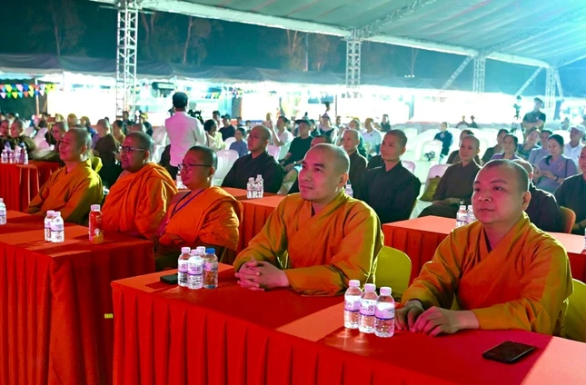 Chư tôn đức tham dự