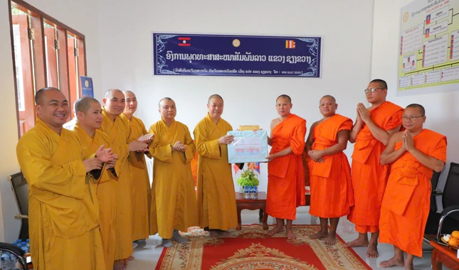 Đoàn Ban Văn hóa T.Ư tại Liên minh Phật giáo tỉnh Xiêng Khoảng