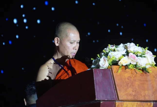 Hòa thượng Văn Suổn Phăn Tha Vông phát biểu cảm tạ